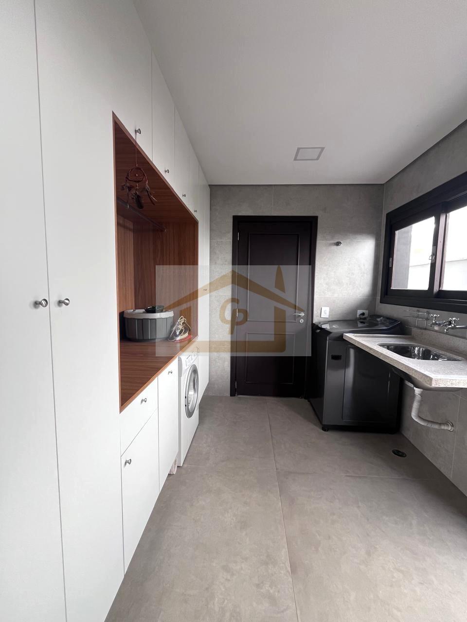 Casa Sustent&aacute;vel de Alto Padr&atilde;o | 5 Su&iacute;tes | 550m&sup2; | Mobiliada Rua São Fernando Jandira - 