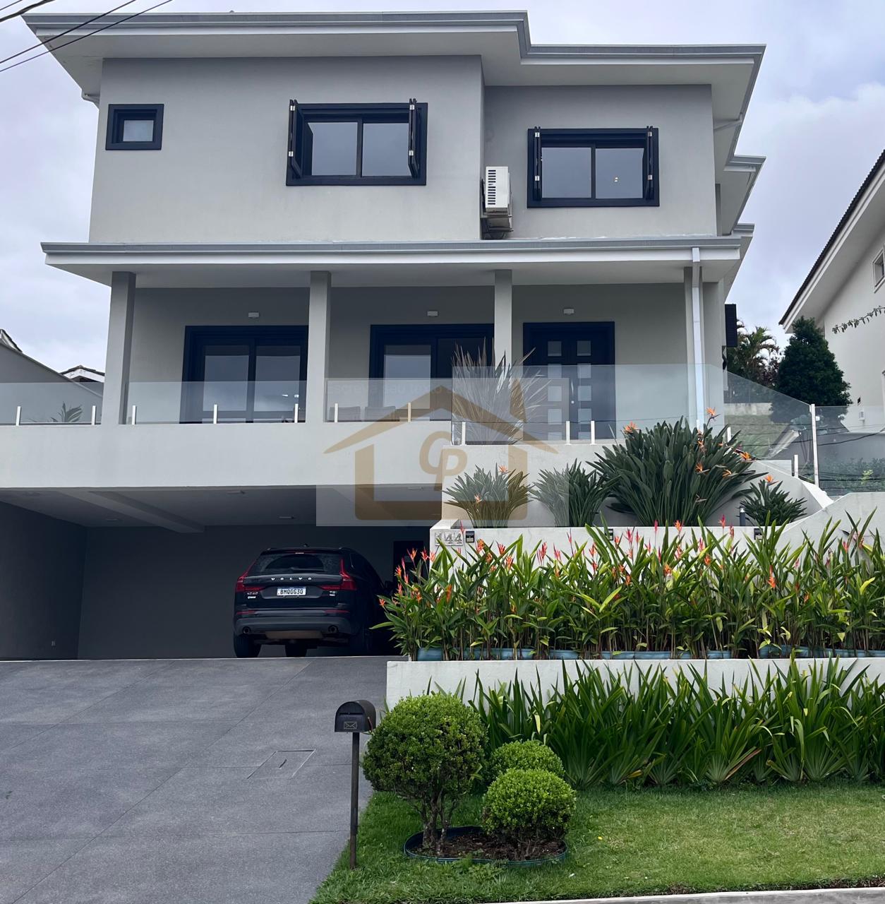 Casa Sustent&aacute;vel de Alto Padr&atilde;o | 5 Su&iacute;tes | 550m&sup2; | Mobiliada Rua São Fernando Jandira - 