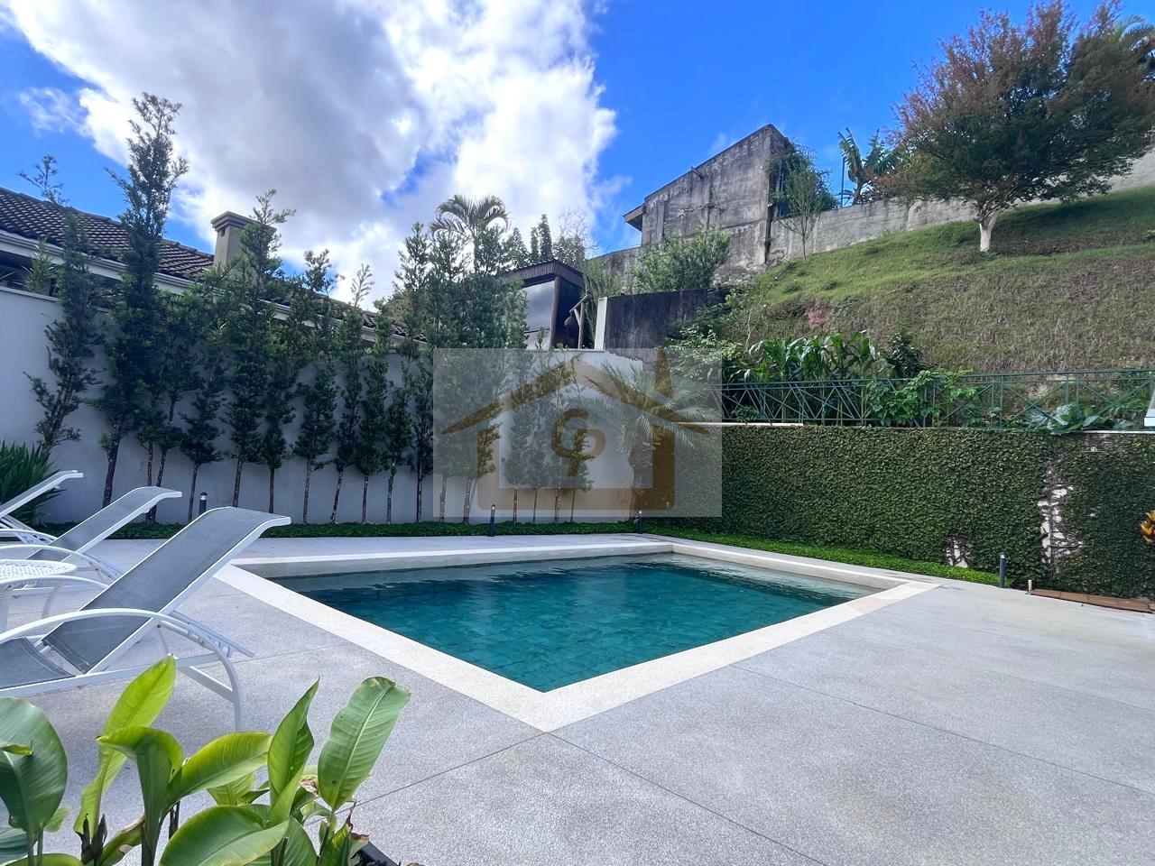 Casa Sustent&aacute;vel de Alto Padr&atilde;o | 5 Su&iacute;tes | 550m&sup2; | Mobiliada Rua São Fernando Jandira - 