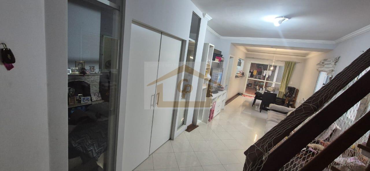 Imperd&iacute;vel, lugar silencioso. 4 quartos, 1 su&iacute;te, 2 vagas Estrada Fernando Nobre Cotia - 