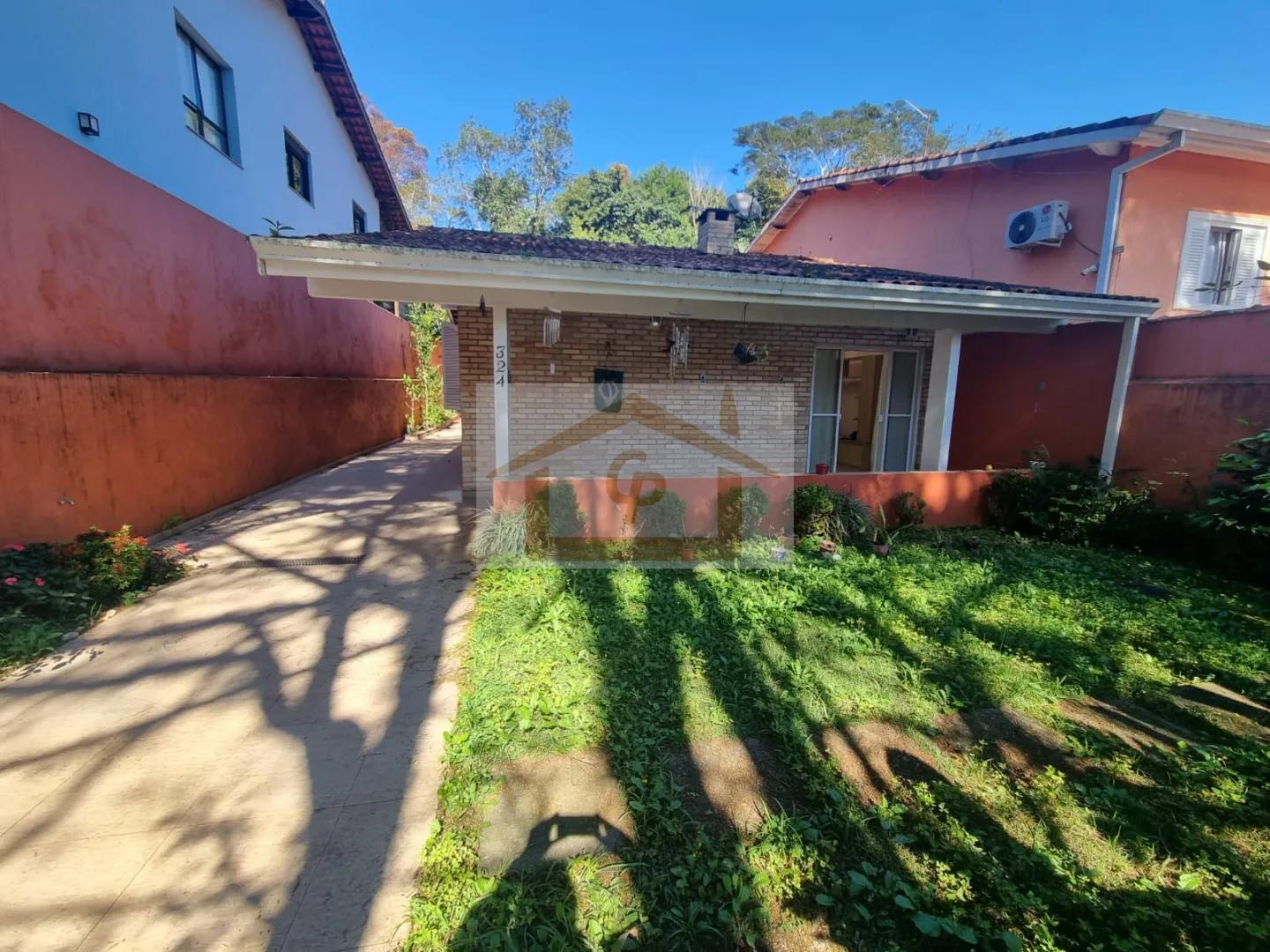 Casa T&eacute;rrea Isolada com Amplo Quintal no Residencial Jardim das Flores &ndash; Granja Viana Estrada do Capuava Cotia - 