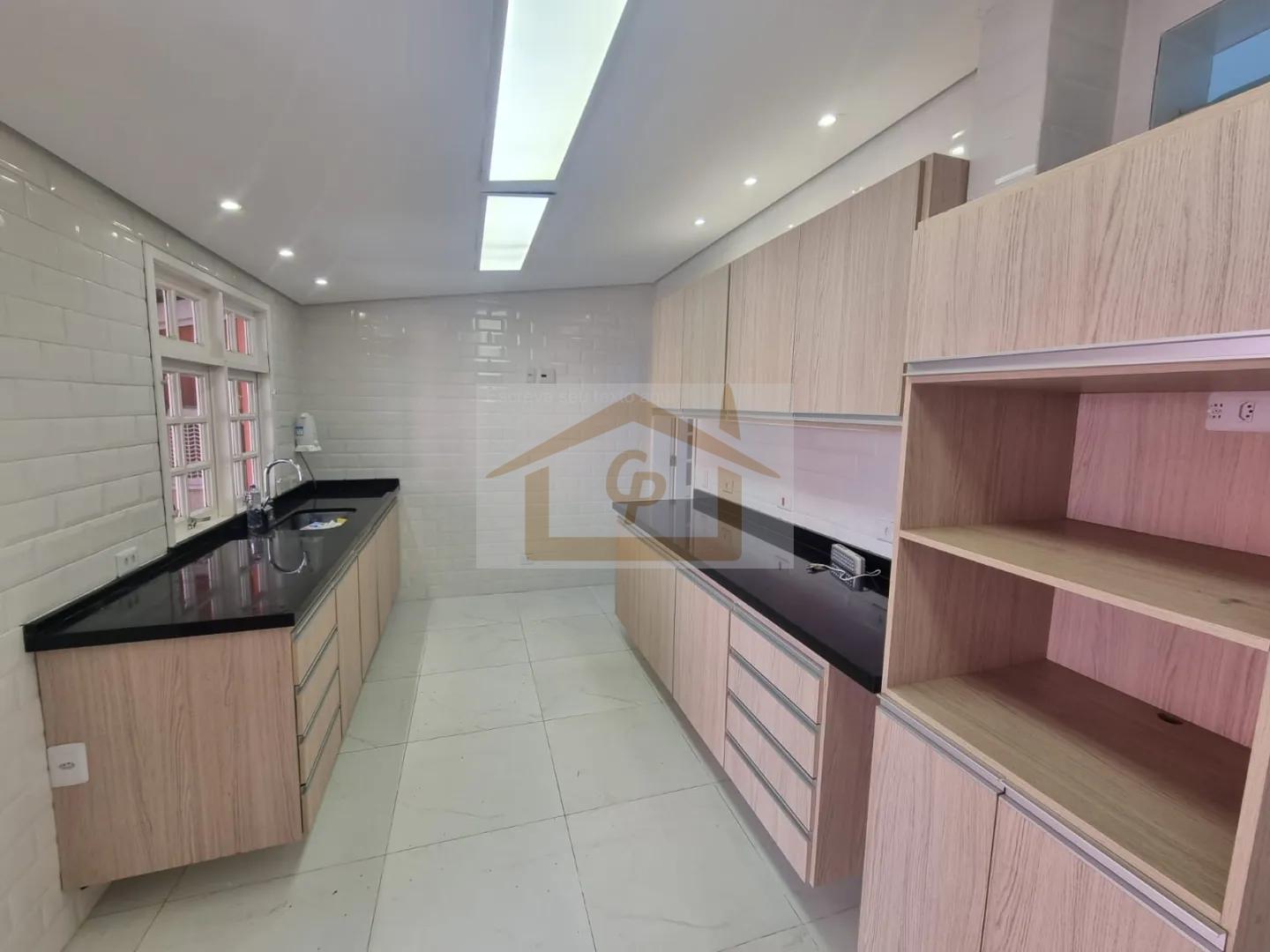 Casa T&eacute;rrea Isolada com Amplo Quintal no Residencial Jardim das Flores &ndash; Granja Viana Estrada do Capuava Cotia - 