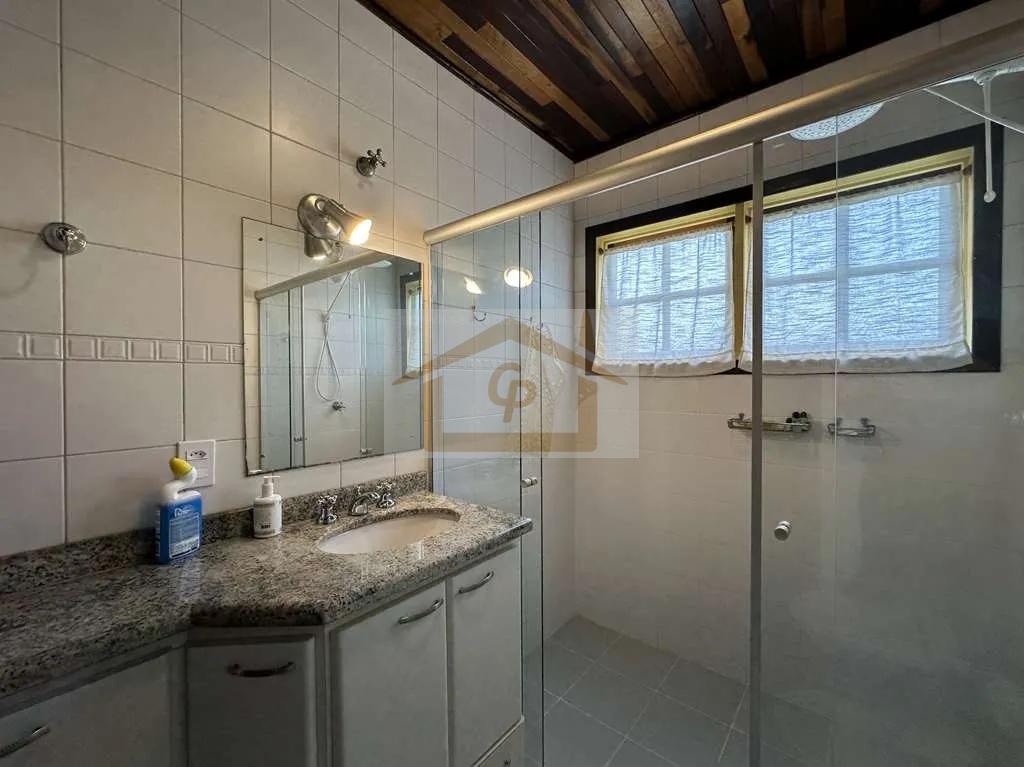R&uacute;stica, avarandada, Mista alvenaria e madeira de lei, 3 dorms/1ste, gourmet, lareira! Rua Azaléia Jandira - 