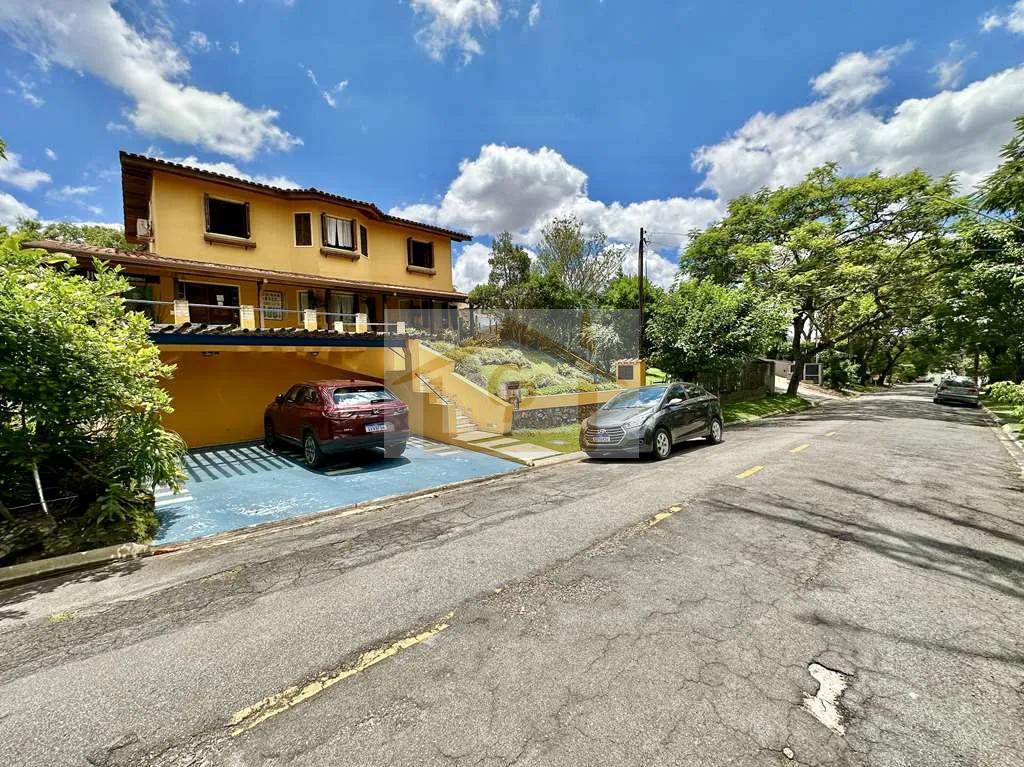 R&uacute;stica, avarandada, Mista alvenaria e madeira de lei, 3 dorms/1ste, gourmet, lareira! Rua Azaléia Jandira - 