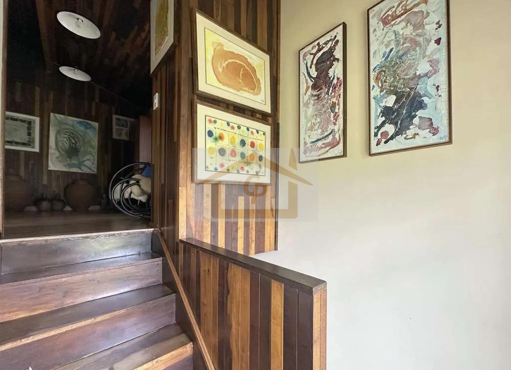 R&uacute;stica, avarandada, Mista alvenaria e madeira de lei, 3 dorms/1ste, gourmet, lareira! Rua Azaléia Jandira - 