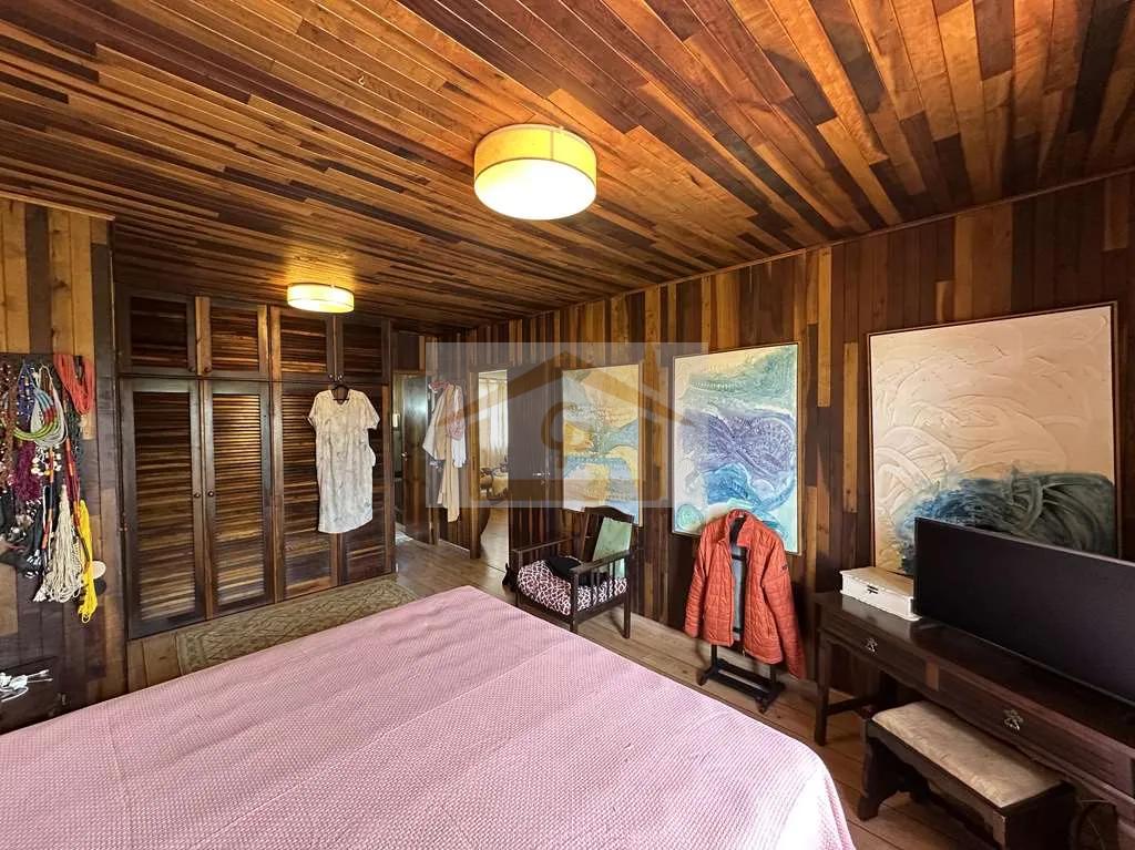 R&uacute;stica, avarandada, Mista alvenaria e madeira de lei, 3 dorms/1ste, gourmet, lareira! Rua Azaléia Jandira - 