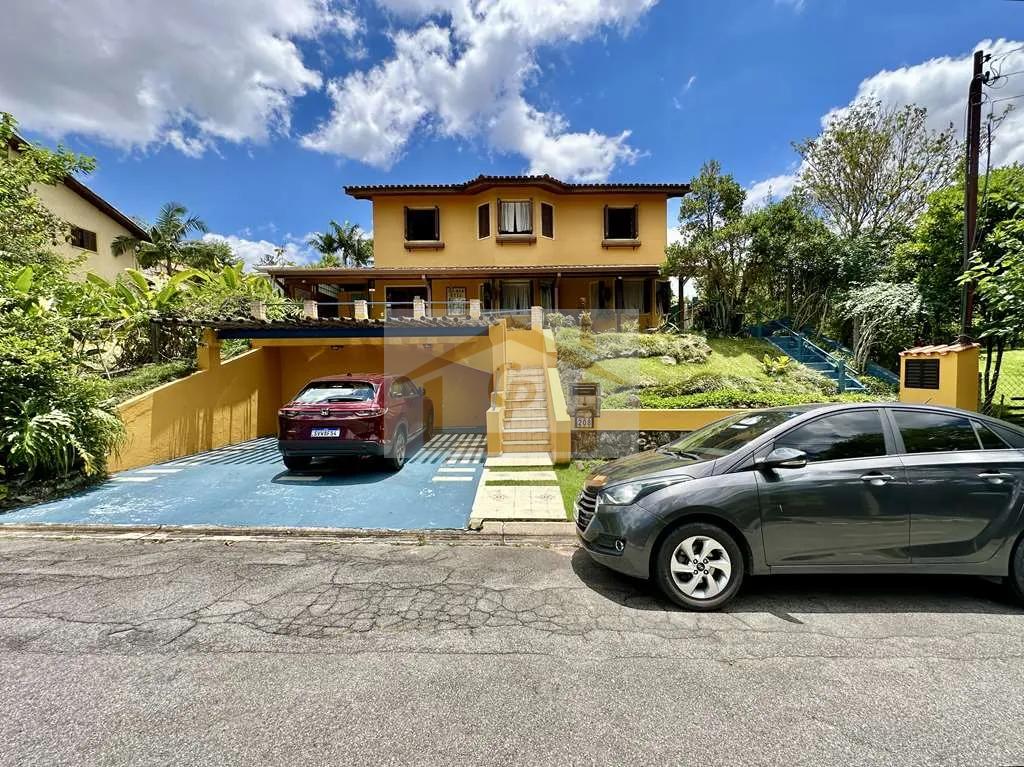 R&uacute;stica, avarandada, Mista alvenaria e madeira de lei, 3 dorms/1ste, gourmet, lareira! Rua Azaléia Jandira - 