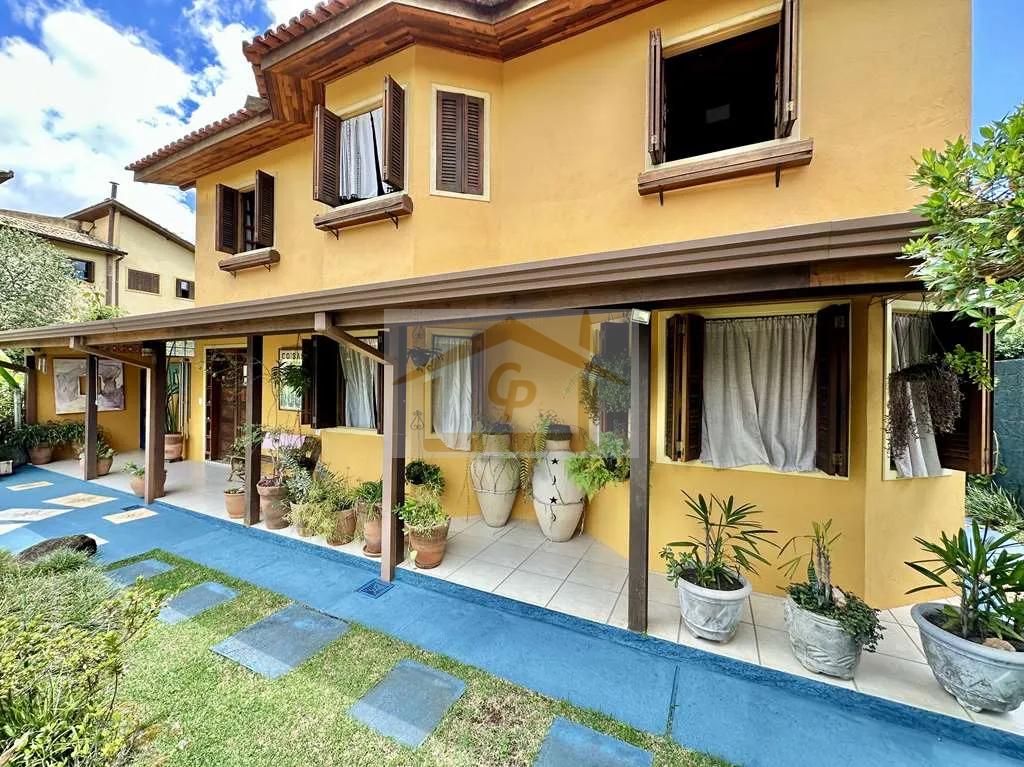 R&uacute;stica, avarandada, Mista alvenaria e madeira de lei, 3 dorms/1ste, gourmet, lareira! Rua Azaléia Jandira - 