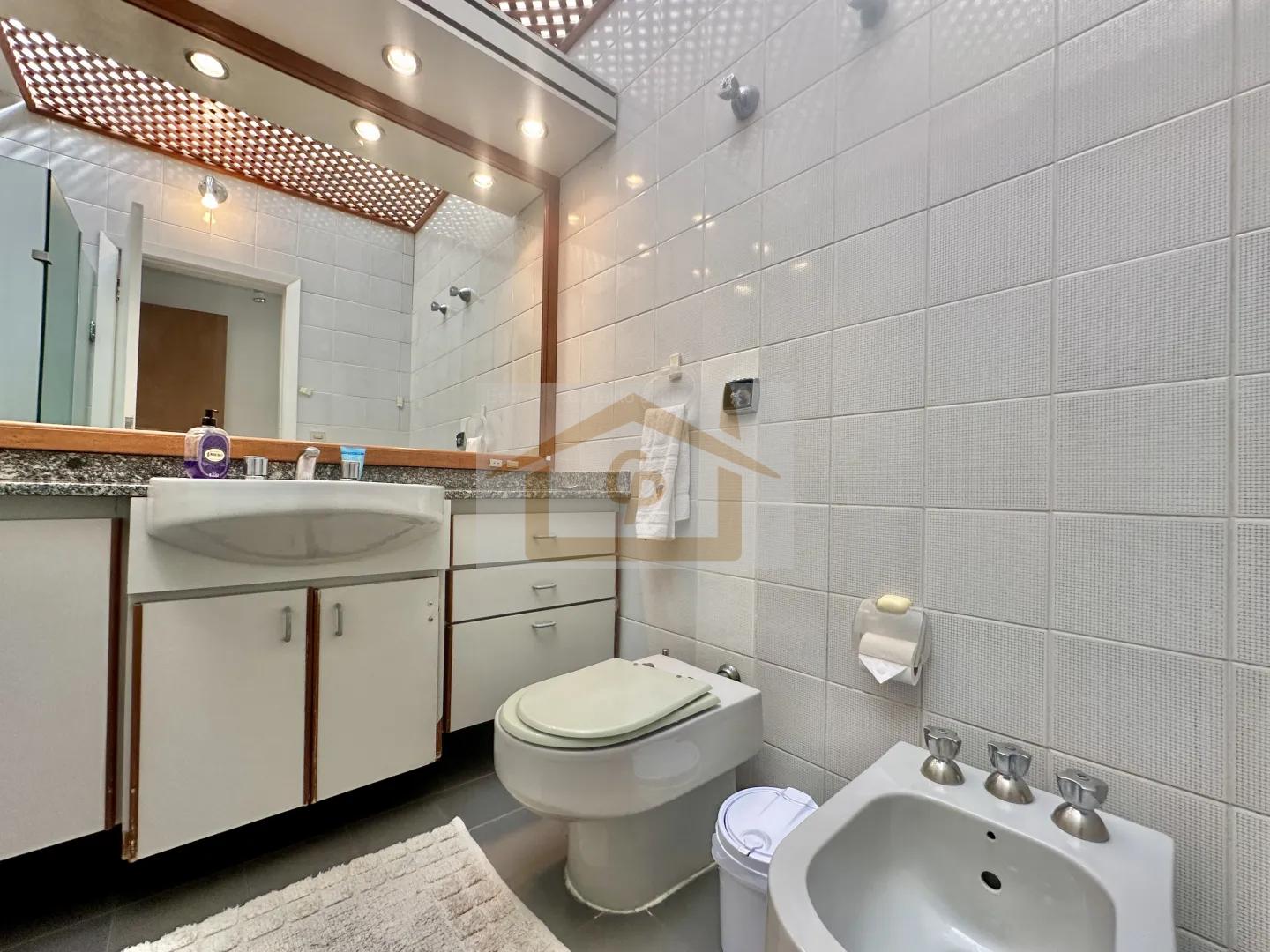 R&uacute;stica, avarandada, Mista alvenaria e madeira de lei, 3 dorms/1ste, gourmet, lareira! Avenida São Camilo Jandira - 
