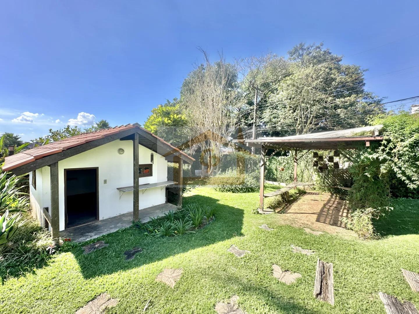 R&uacute;stica, avarandada, Mista alvenaria e madeira de lei, 3 dorms/1ste, gourmet, lareira! Avenida São Camilo Jandira - 