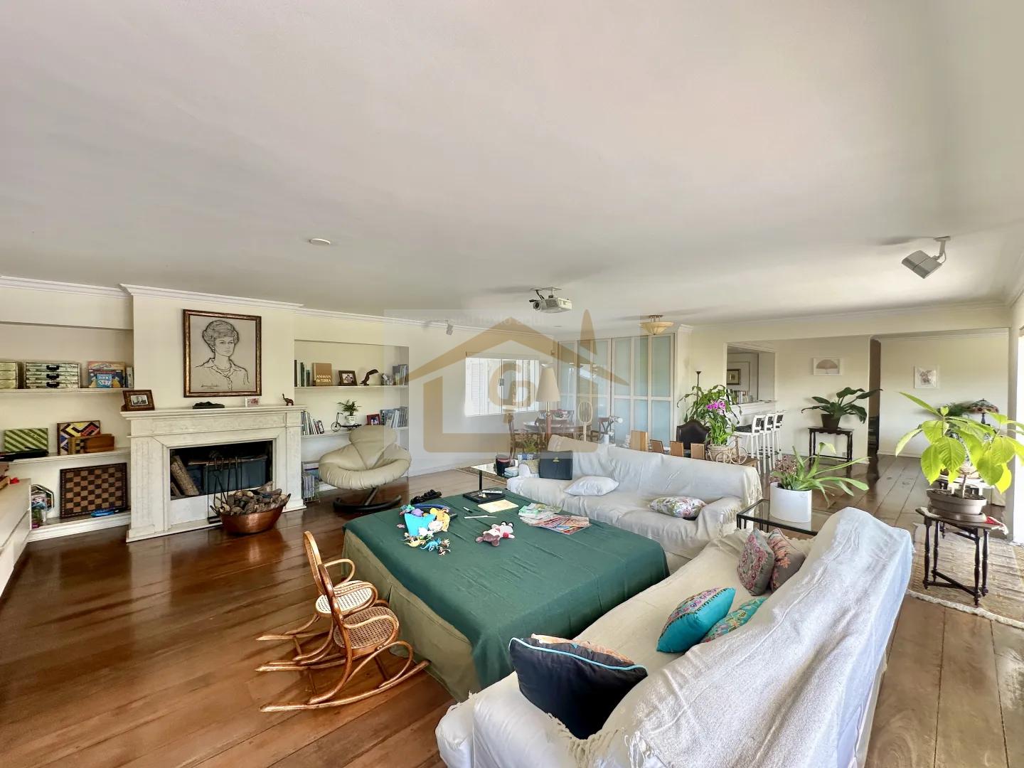 R&uacute;stica, avarandada, Mista alvenaria e madeira de lei, 3 dorms/1ste, gourmet, lareira! Avenida São Camilo Jandira - 