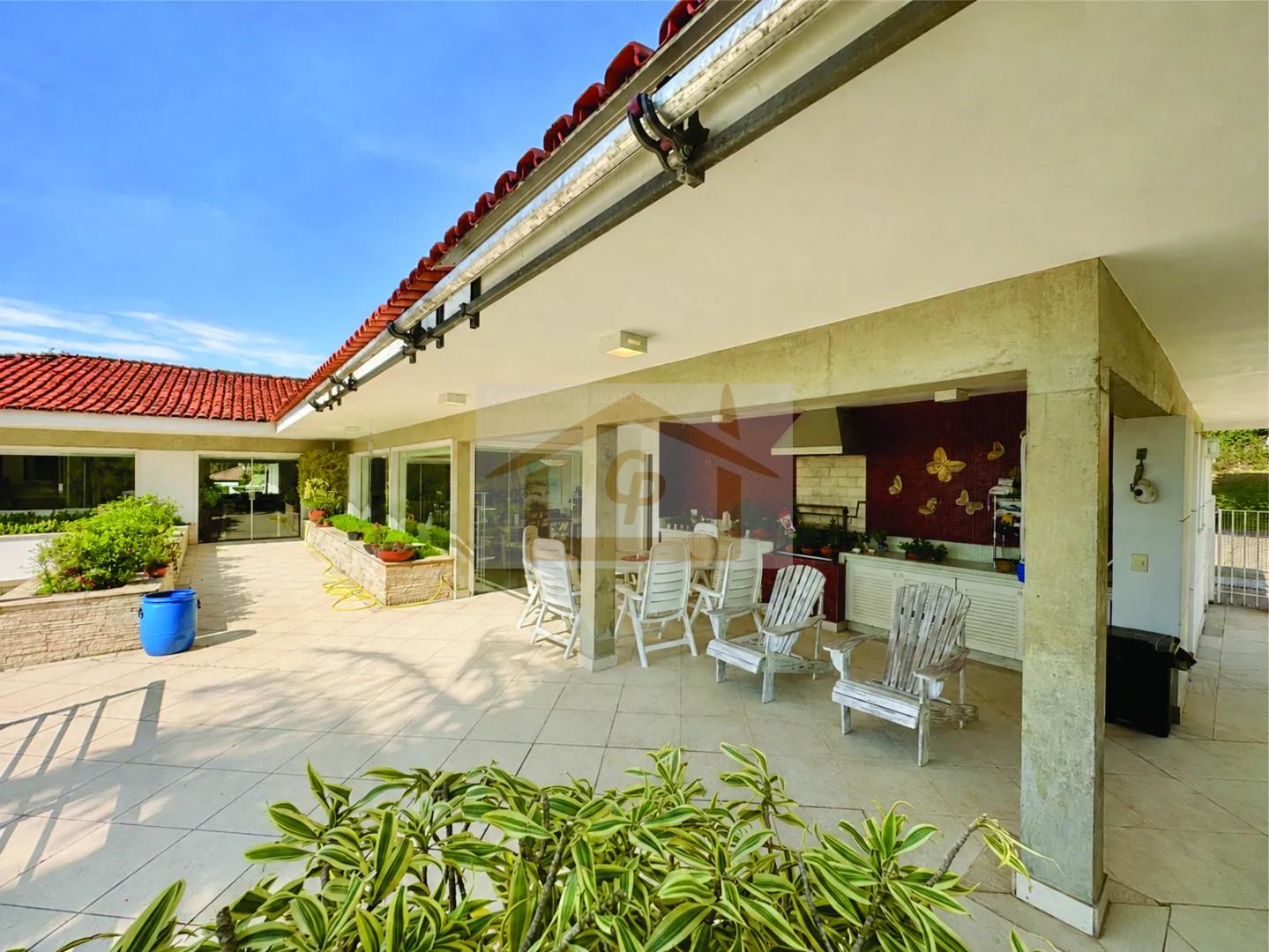 R&uacute;stica, avarandada, Mista alvenaria e madeira de lei, 3 dorms/1ste, gourmet, lareira! Avenida São Camilo Jandira - 