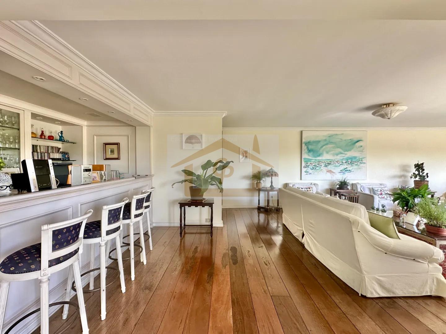 R&uacute;stica, avarandada, Mista alvenaria e madeira de lei, 3 dorms/1ste, gourmet, lareira! Avenida São Camilo Jandira - 