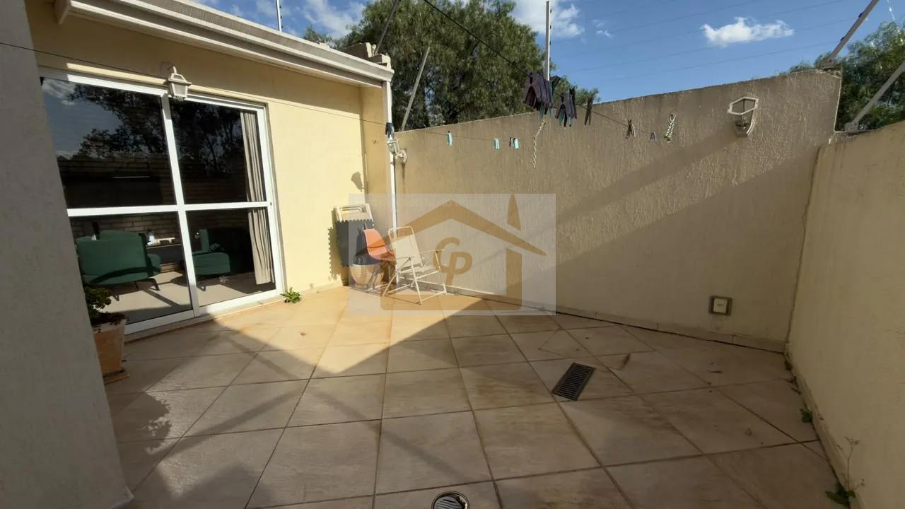 Casa com 3 Quartos, Quintal e 3 Vagas Rua Gonzaga Cotia - 