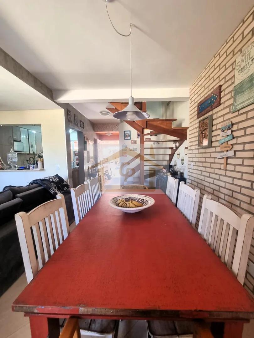 Casa com 3 Quartos, Quintal e 3 Vagas Rua Gonzaga Cotia - 