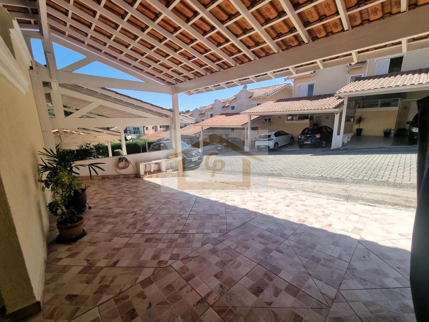 Casa com 3 Quartos, Quintal e 3 Vagas Rua Gonzaga Cotia - 