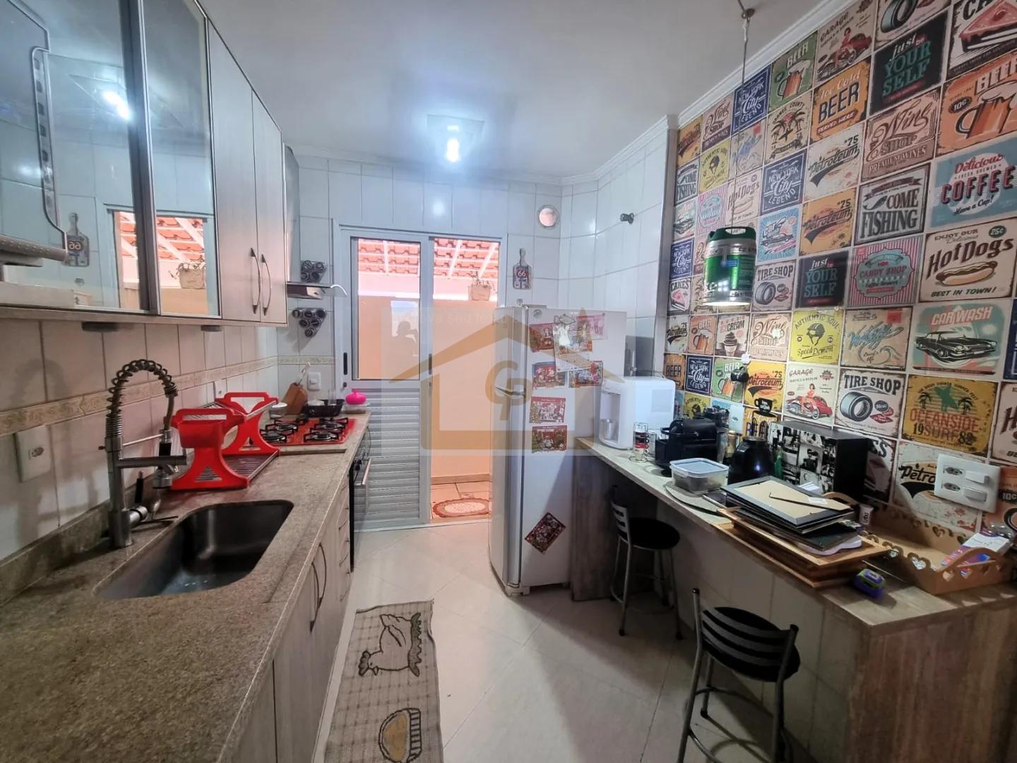 Casa com 3 Quartos, Quintal e 3 Vagas Rua Gonzaga Cotia - 