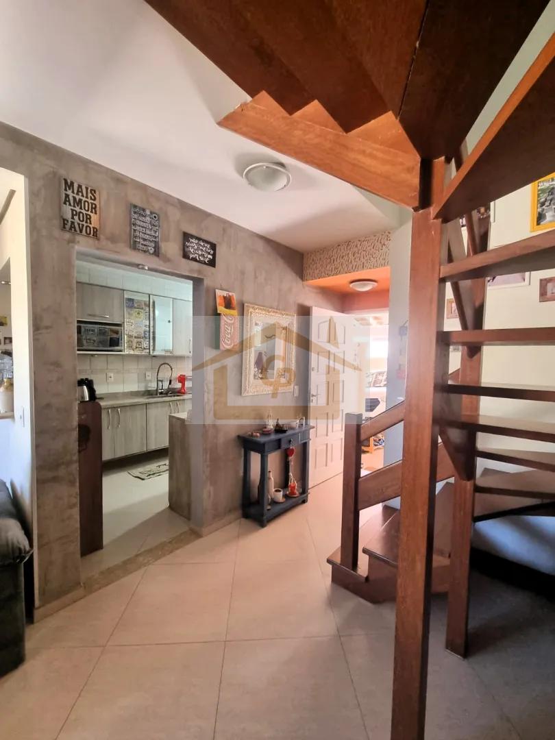 Casa com 3 Quartos, Quintal e 3 Vagas Rua Gonzaga Cotia - 