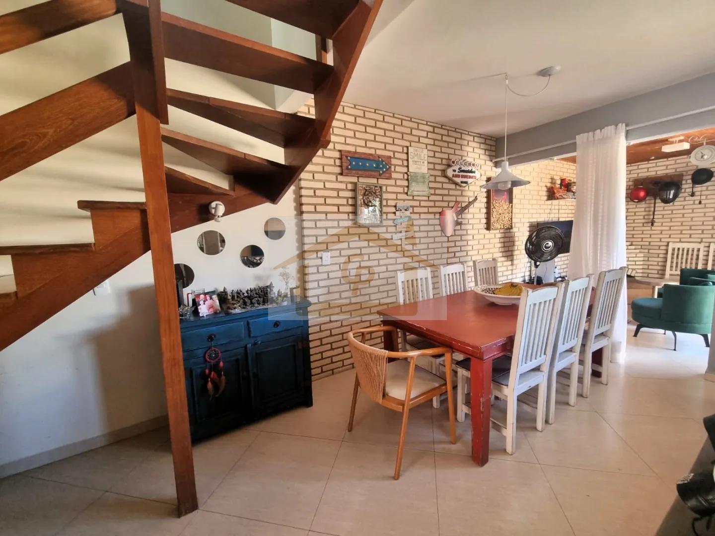 Casa com 3 Quartos, Quintal e 3 Vagas Rua Gonzaga Cotia - 