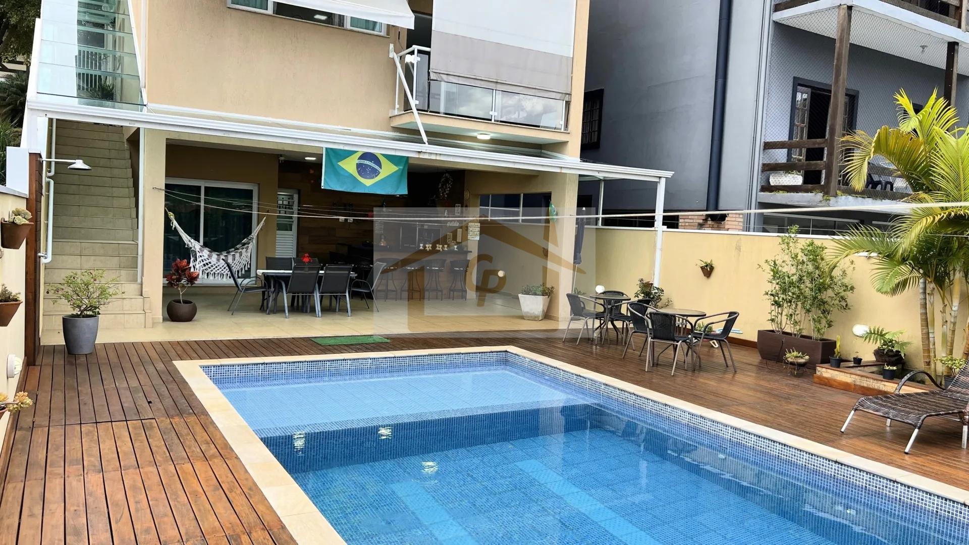 Alta qualidade! Seguran&ccedil;a para a fam&iacute;lia 5 dormit&oacute;rios, sendo 4 su&iacute;tes, 2 vagas Rua Olga Batista Jandira - 