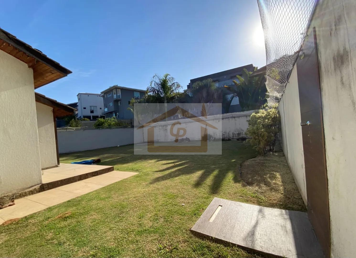 Sua nova casa te espera no condom&iacute;nio dos sonhos!   3 su&iacute;tes, 4 vagas Rua Carlos Antônio Pereira de Castro Cotia - 
