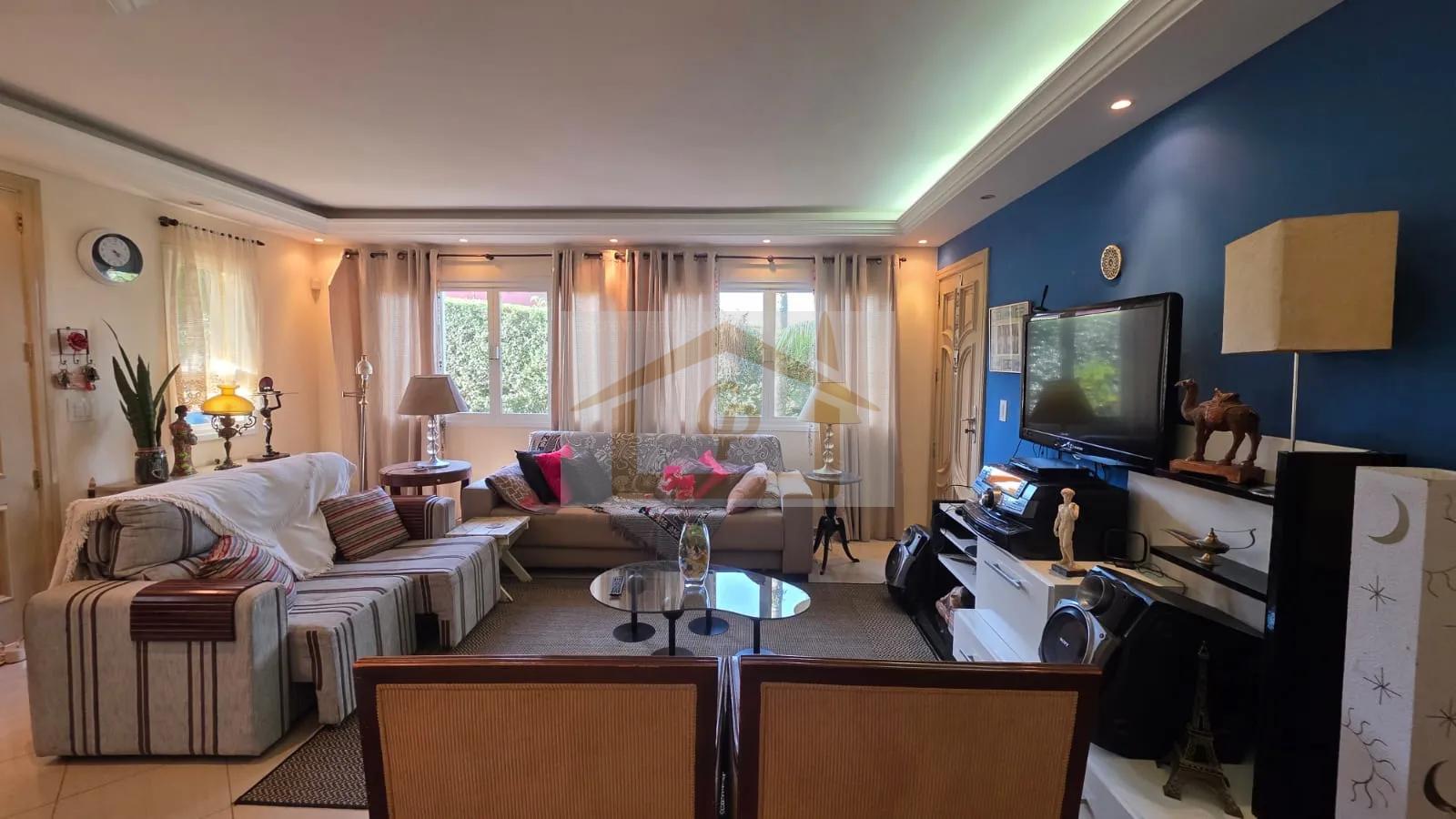 CASA T&Eacute;RREA EM CONDOM&Iacute;NIO FECHADO!!! 3 Su&iacute;tes, 6 vagas *piscina  Cotia - 