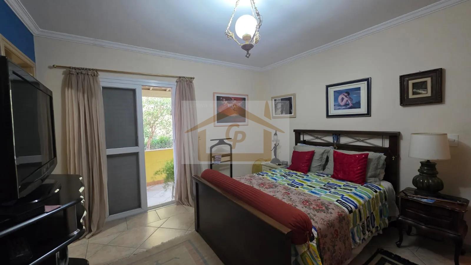 CASA T&Eacute;RREA EM CONDOM&Iacute;NIO FECHADO!!! 3 Su&iacute;tes, 6 vagas *piscina  Cotia - 