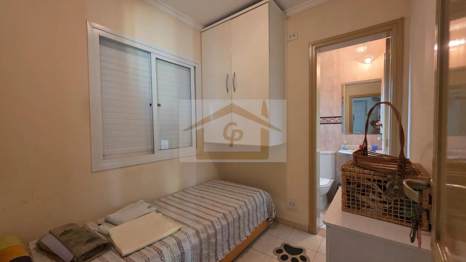 CASA T&Eacute;RREA EM CONDOM&Iacute;NIO FECHADO!!! 3 Su&iacute;tes, 6 vagas *piscina  Cotia - 