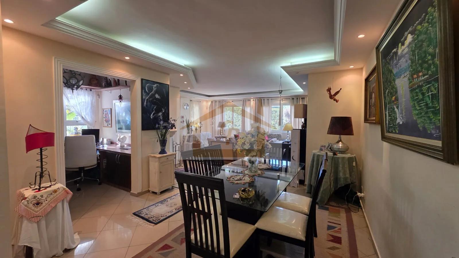 CASA T&Eacute;RREA EM CONDOM&Iacute;NIO FECHADO!!! 3 Su&iacute;tes, 6 vagas *piscina  Cotia - 