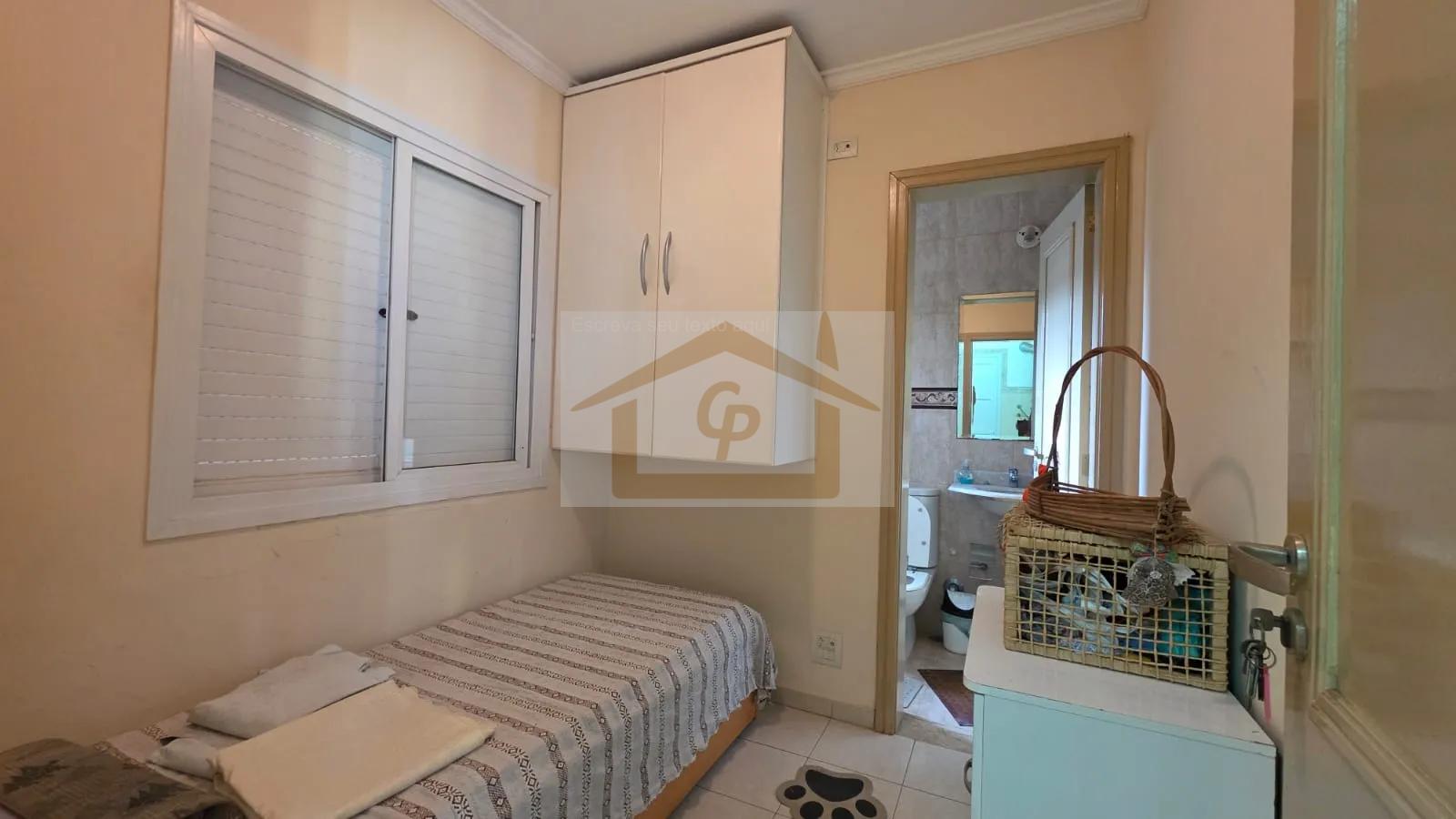 CASA T&Eacute;RREA EM CONDOM&Iacute;NIO FECHADO!!! 3 Su&iacute;tes, 6 vagas *piscina  Cotia - 
