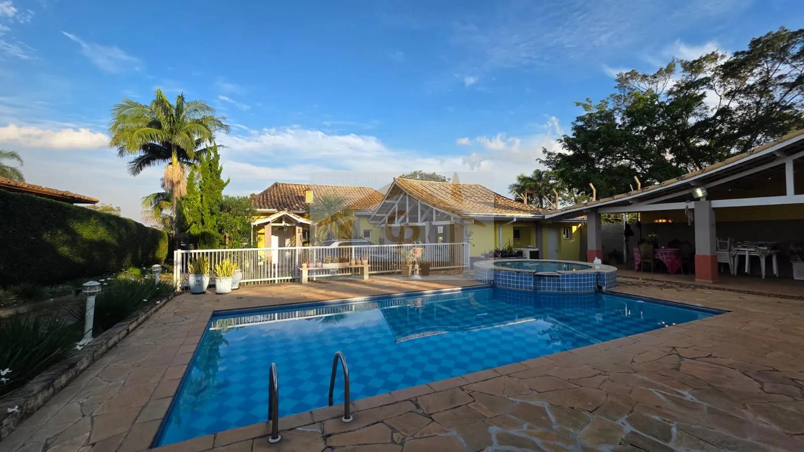 CASA T&Eacute;RREA EM CONDOM&Iacute;NIO FECHADO!!! 3 Su&iacute;tes, 6 vagas *piscina  Cotia - 