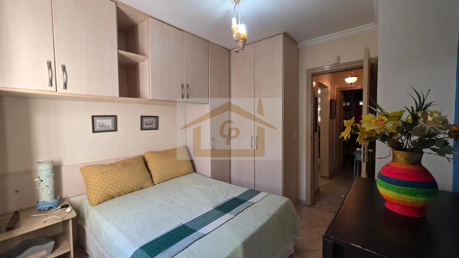 CASA T&Eacute;RREA EM CONDOM&Iacute;NIO FECHADO!!! 3 Su&iacute;tes, 6 vagas *piscina  Cotia - 
