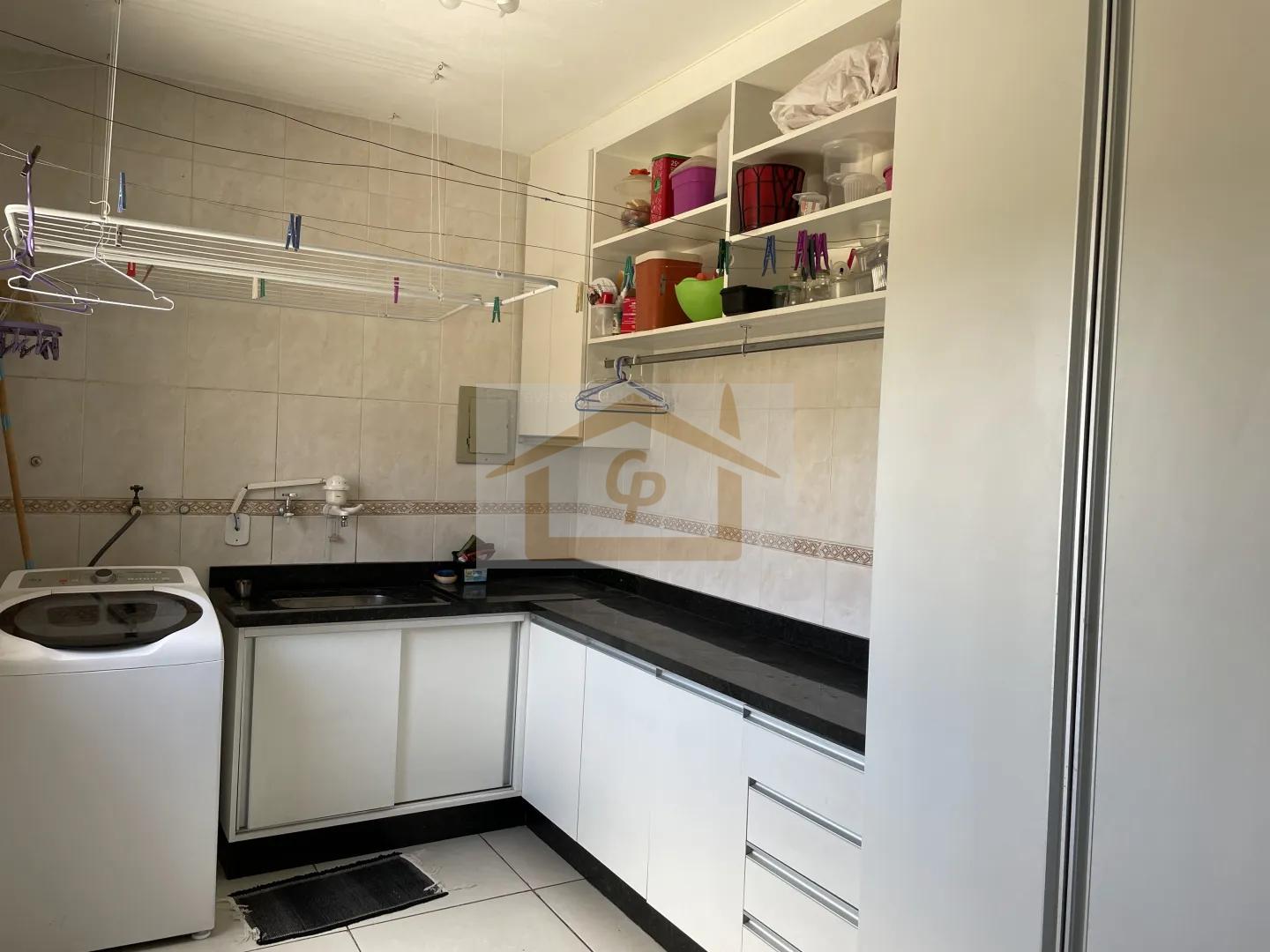Casa em Condom&iacute;nio, 3 quartos (1 su&iacute;te) 4 vagas Avenida Benedito Isac Píres Cotia - 