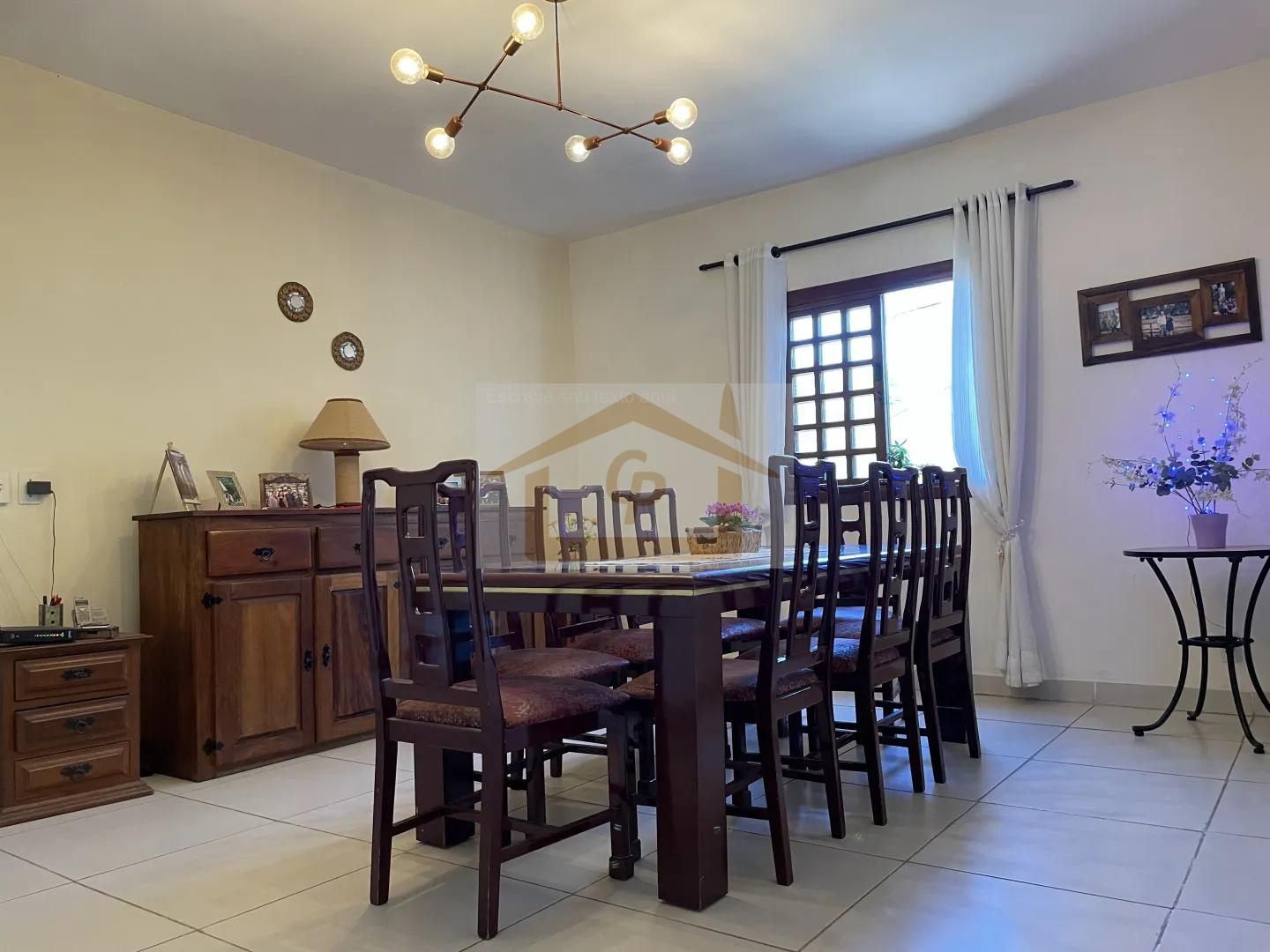 Casa em Condom&iacute;nio, 3 quartos (1 su&iacute;te) 4 vagas Avenida Benedito Isac Píres Cotia - 