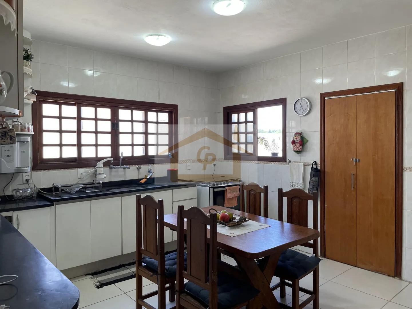 Casa em Condom&iacute;nio, 3 quartos (1 su&iacute;te) 4 vagas Avenida Benedito Isac Píres Cotia - 