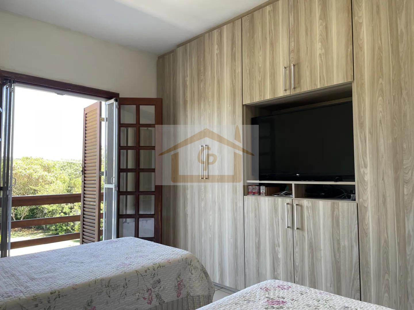 Casa em Condom&iacute;nio, 3 quartos (1 su&iacute;te) 4 vagas Avenida Benedito Isac Píres Cotia - 