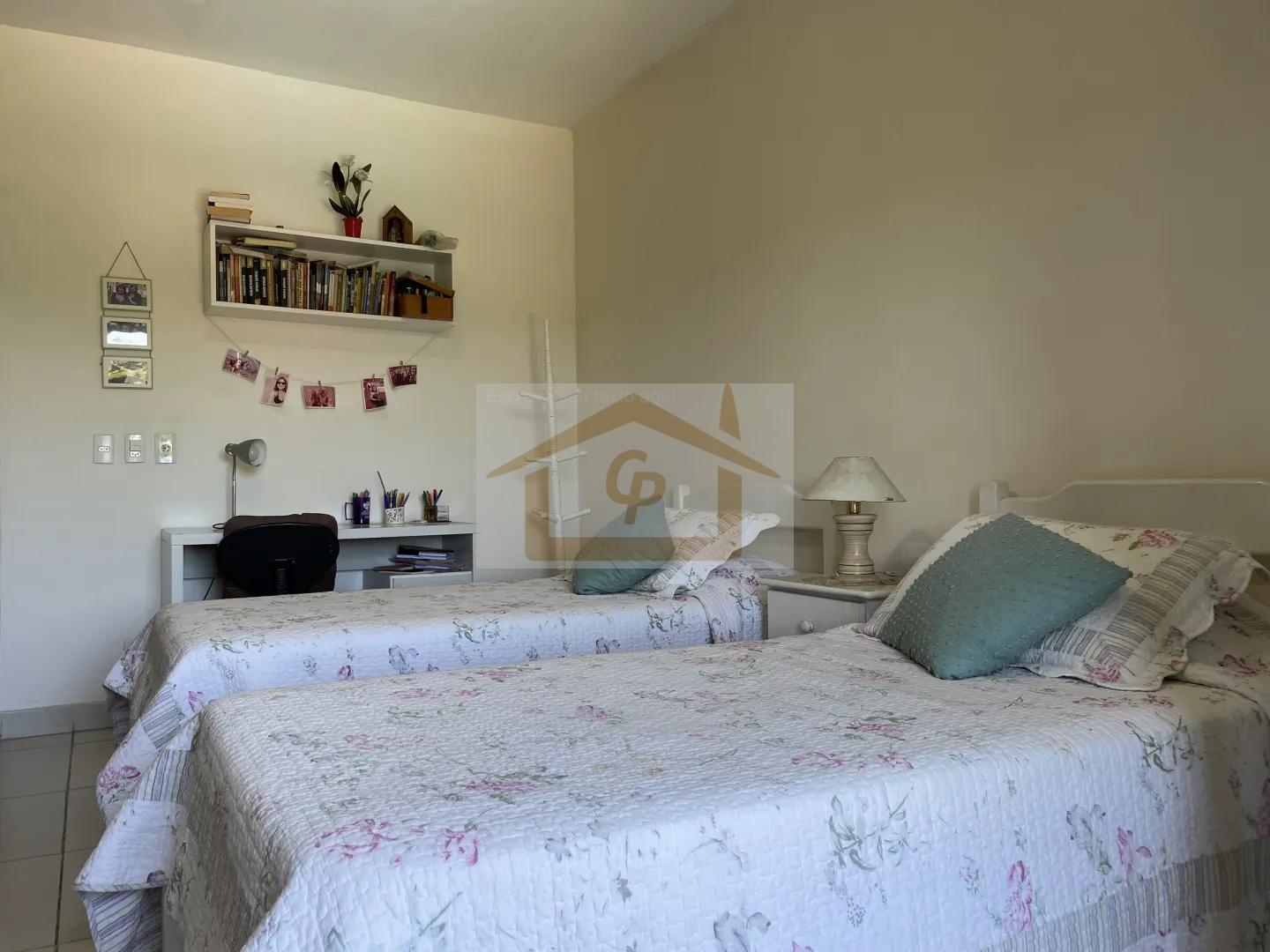 Casa em Condom&iacute;nio, 3 quartos (1 su&iacute;te) 4 vagas Avenida Benedito Isac Píres Cotia - 