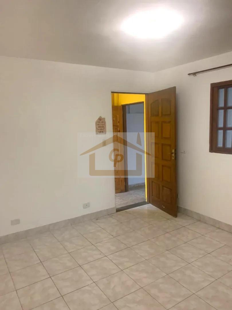 Casa T&eacute;rrea com Su&iacute;te e &Aacute;rea Gourmet no Jardim Leonor, Centro de Cotia | 165 m&sup2; de Terreno Rua Welcome Cotia - 