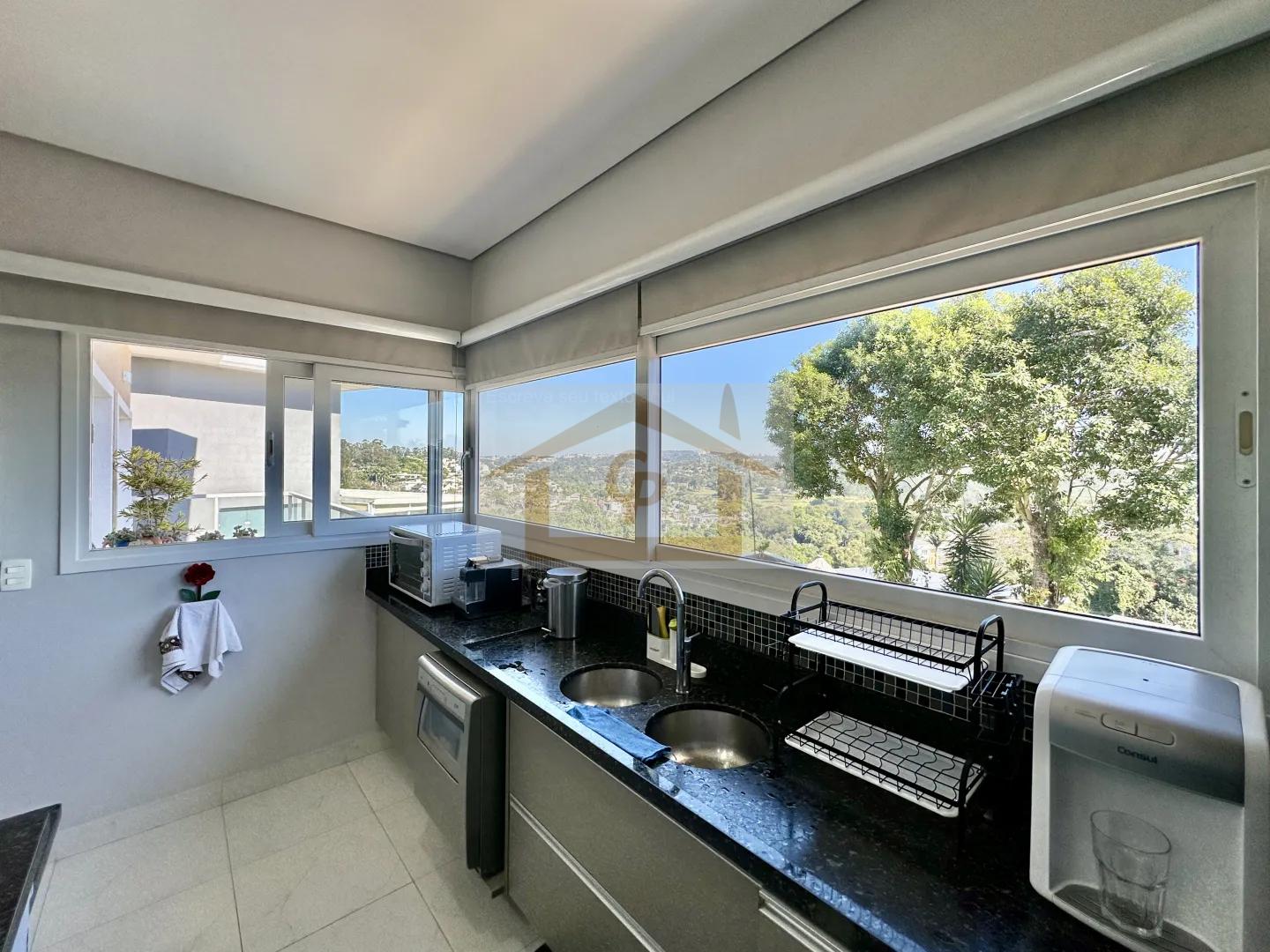 3 su&iacute;tes, moderna, piscina, gourmet, lareira, escrit&oacute;rio e uma vista encantadora!  Carapicuíba - 