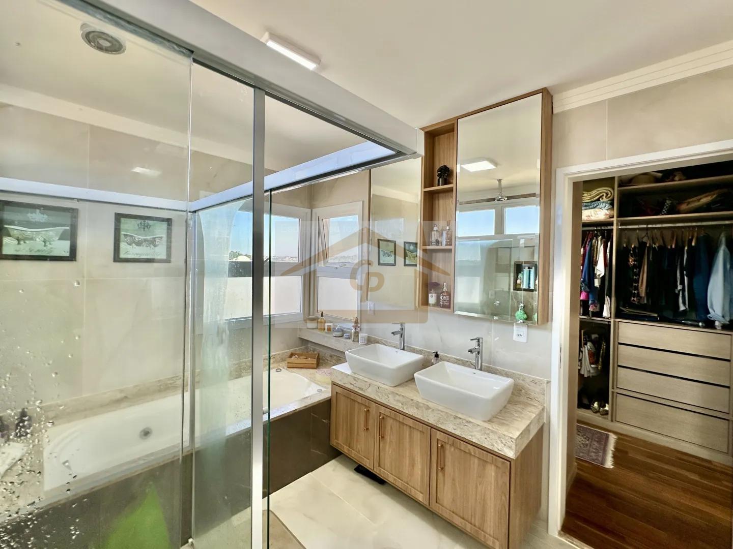 3 su&iacute;tes, moderna, piscina, gourmet, lareira, escrit&oacute;rio e uma vista encantadora!  Carapicuíba - 