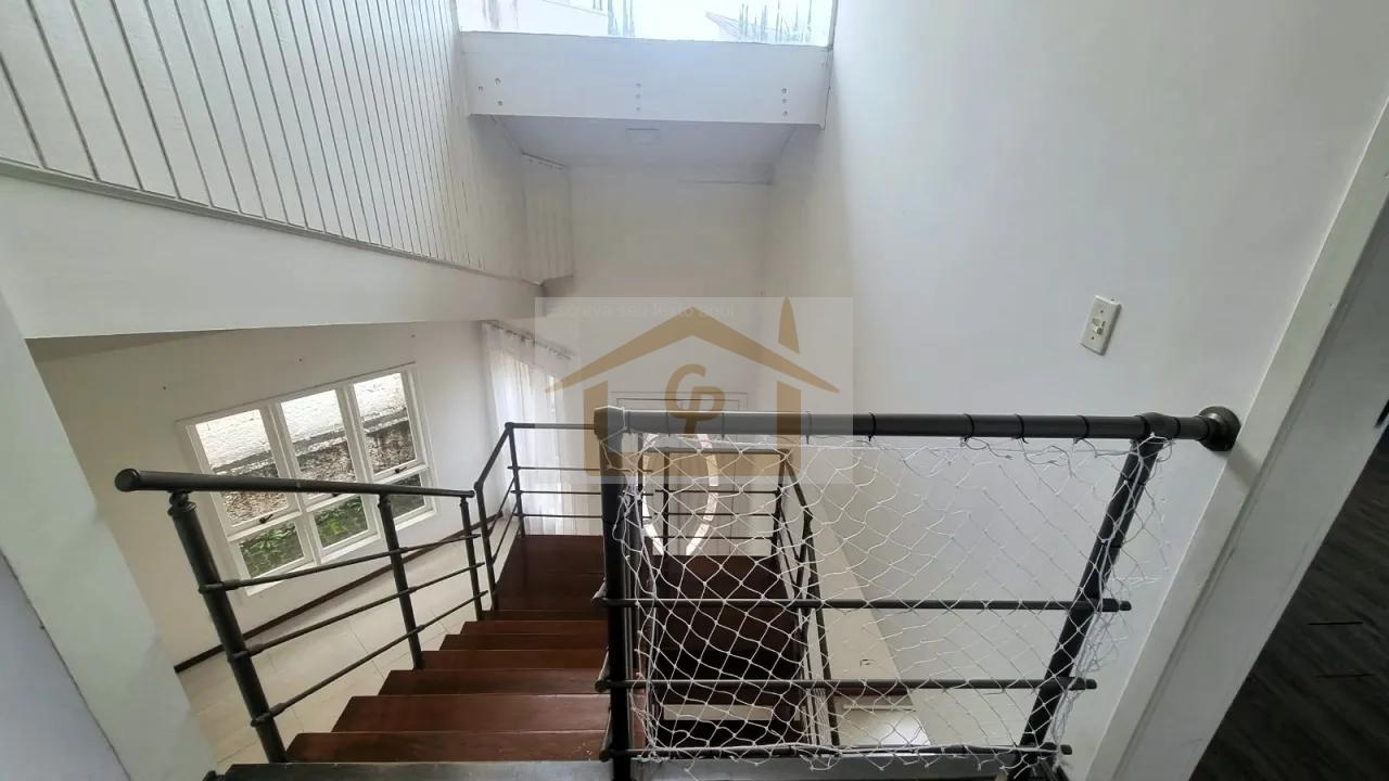 Um lugar para viver bons momentos em fam&iacute;lia. S&atilde;o 3 quartos (1 su&iacute;te), 4 vagas Rua Américo Floriano de Tolêdo Rincão - 