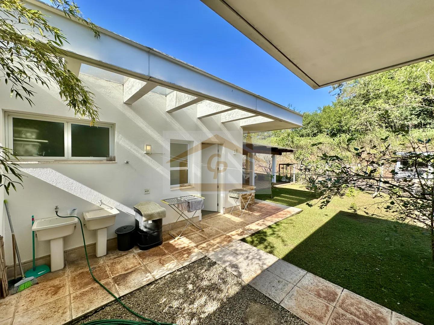 4su&iacute;tes Linda casa T&Eacute;RREA, vista 180&deg;. Piscina, gourmet, 3 lareiras, 10 vagas cobertas Rua das Granjas Cotia - 