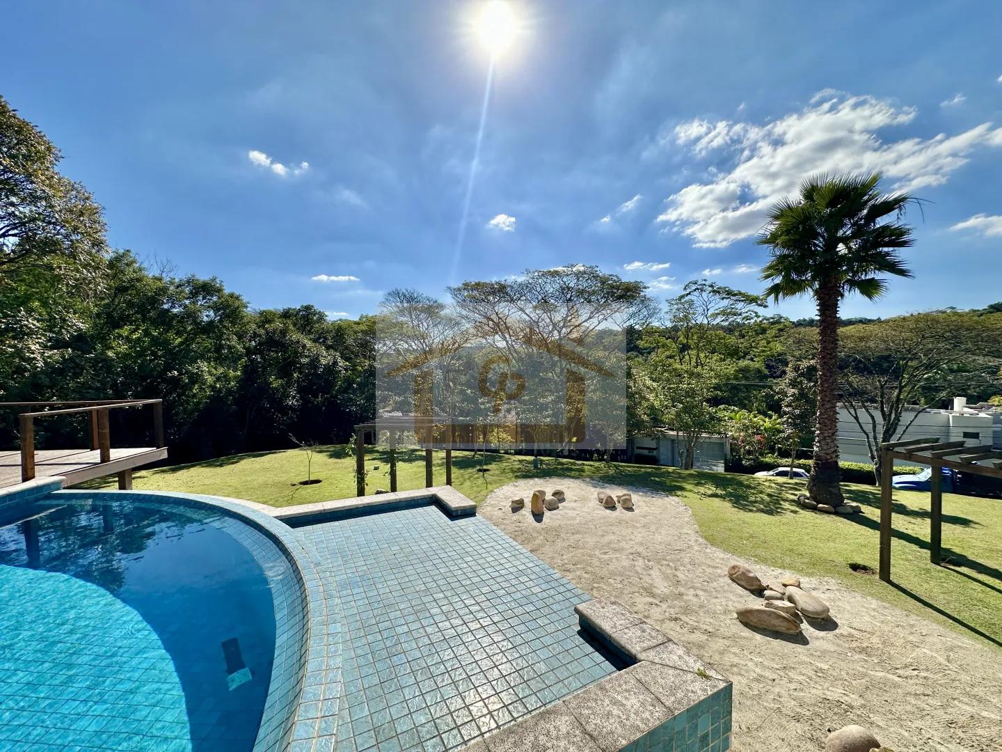 4su&iacute;tes Linda casa T&Eacute;RREA, vista 180&deg;. Piscina, gourmet, 3 lareiras, 10 vagas cobertas Rua das Granjas Cotia - 