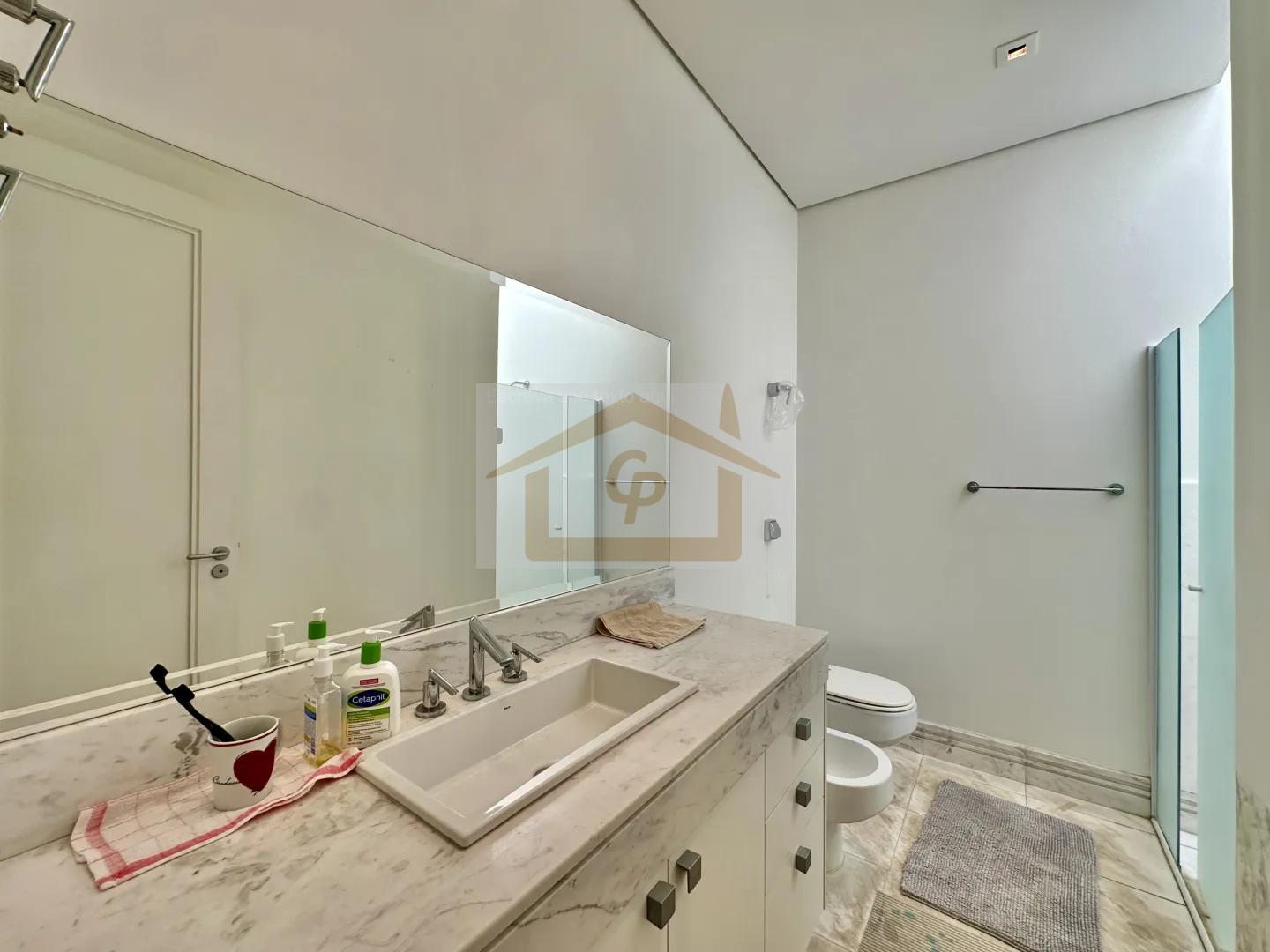4su&iacute;tes Linda casa T&Eacute;RREA, vista 180&deg;. Piscina, gourmet, 3 lareiras, 10 vagas cobertas Rua das Granjas Cotia - 