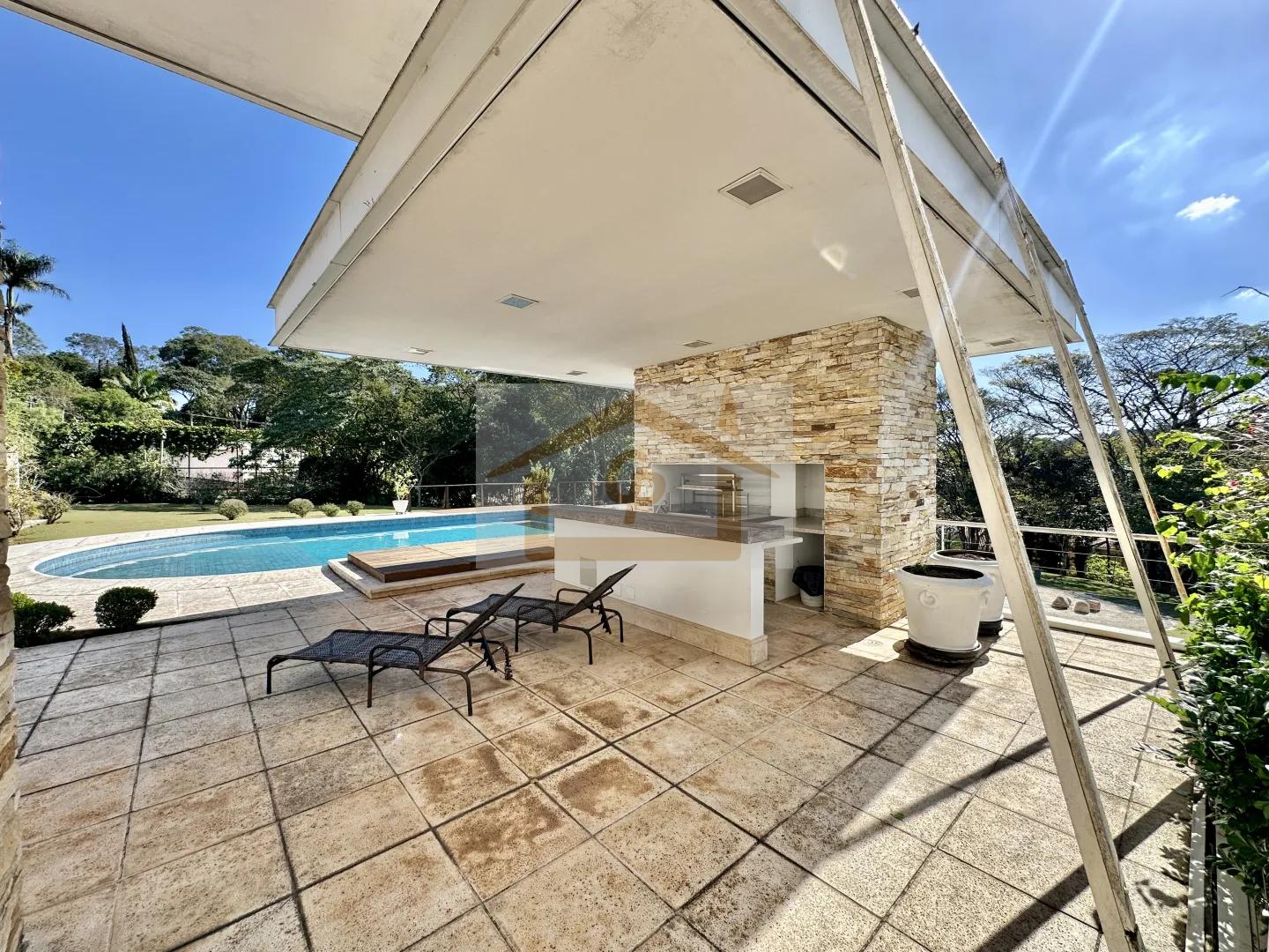 4su&iacute;tes Linda casa T&Eacute;RREA, vista 180&deg;. Piscina, gourmet, 3 lareiras, 10 vagas cobertas Rua das Granjas Cotia - 