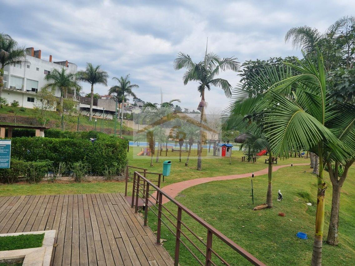 VISTA PANORÂMICA PRO PQ CEMUCAM, 3 QUARTOS SENDO UM SUITE, 4 vagas Rua dos Pinheiros Cotia - 