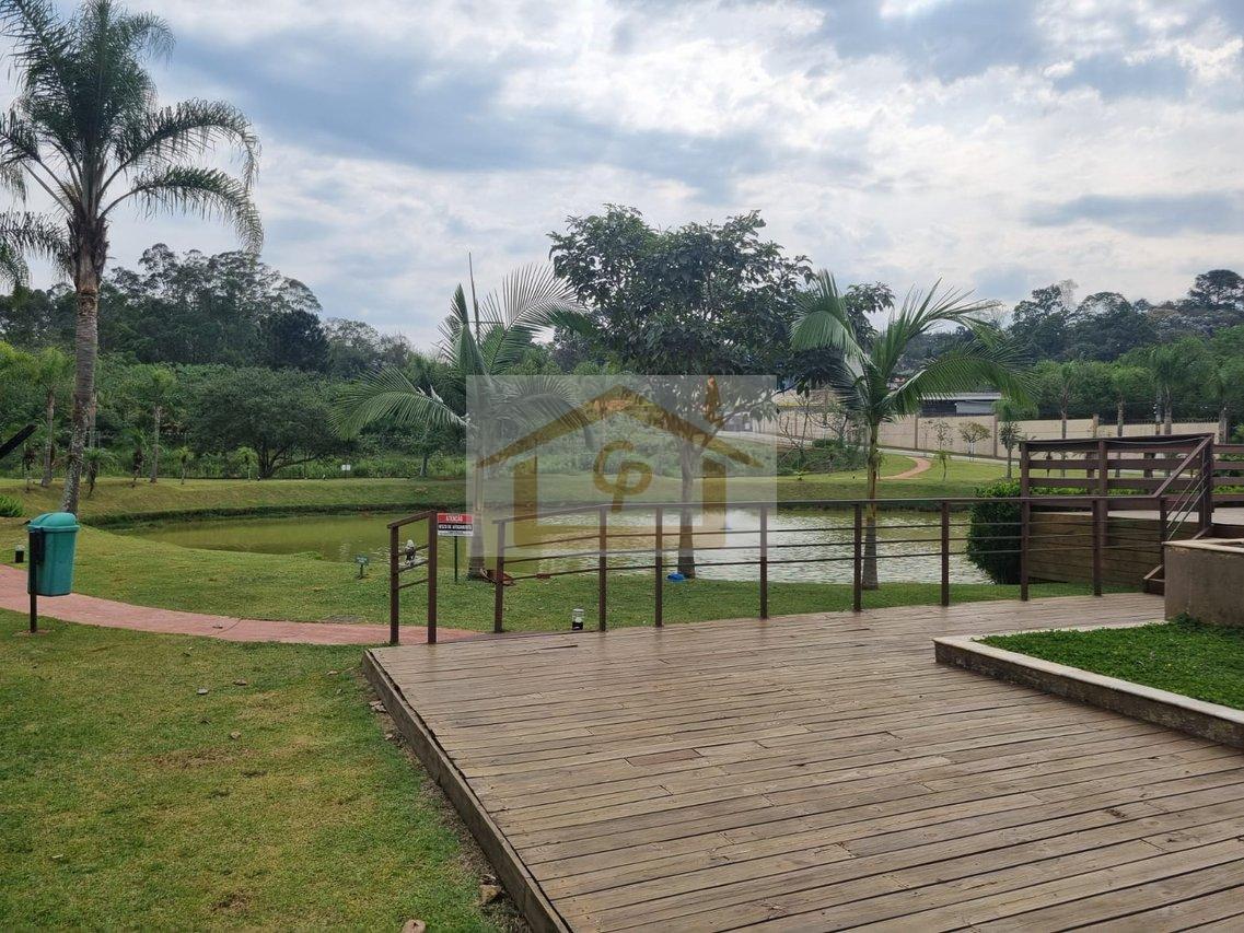 VISTA PANORÂMICA PRO PQ CEMUCAM, 3 QUARTOS SENDO UM SUITE, 4 vagas Rua dos Pinheiros Cotia - 