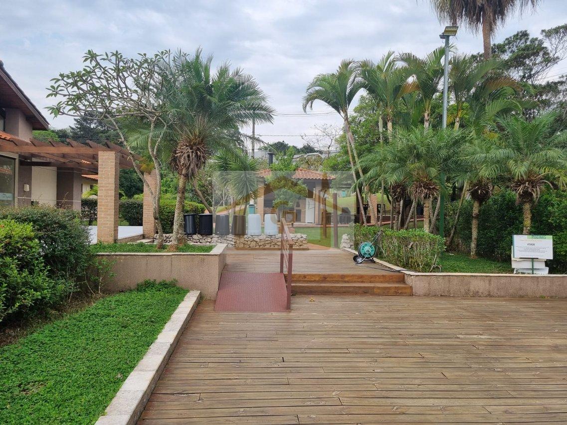 VISTA PANORÂMICA PRO PQ CEMUCAM, 3 QUARTOS SENDO UM SUITE, 4 vagas Rua dos Pinheiros Cotia - 