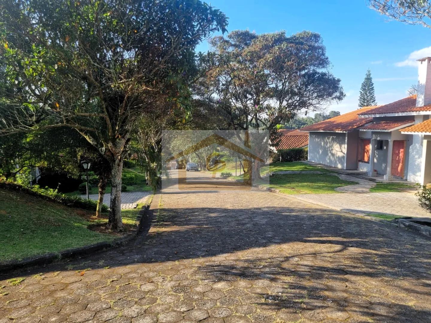 Residencial silencioso, natureza e pr&oacute;ximo ao Templo Budista Zulai! S&atilde;o&nbsp;4 quartos, 4 vagas Estrada do Caiapiá Cotia - 