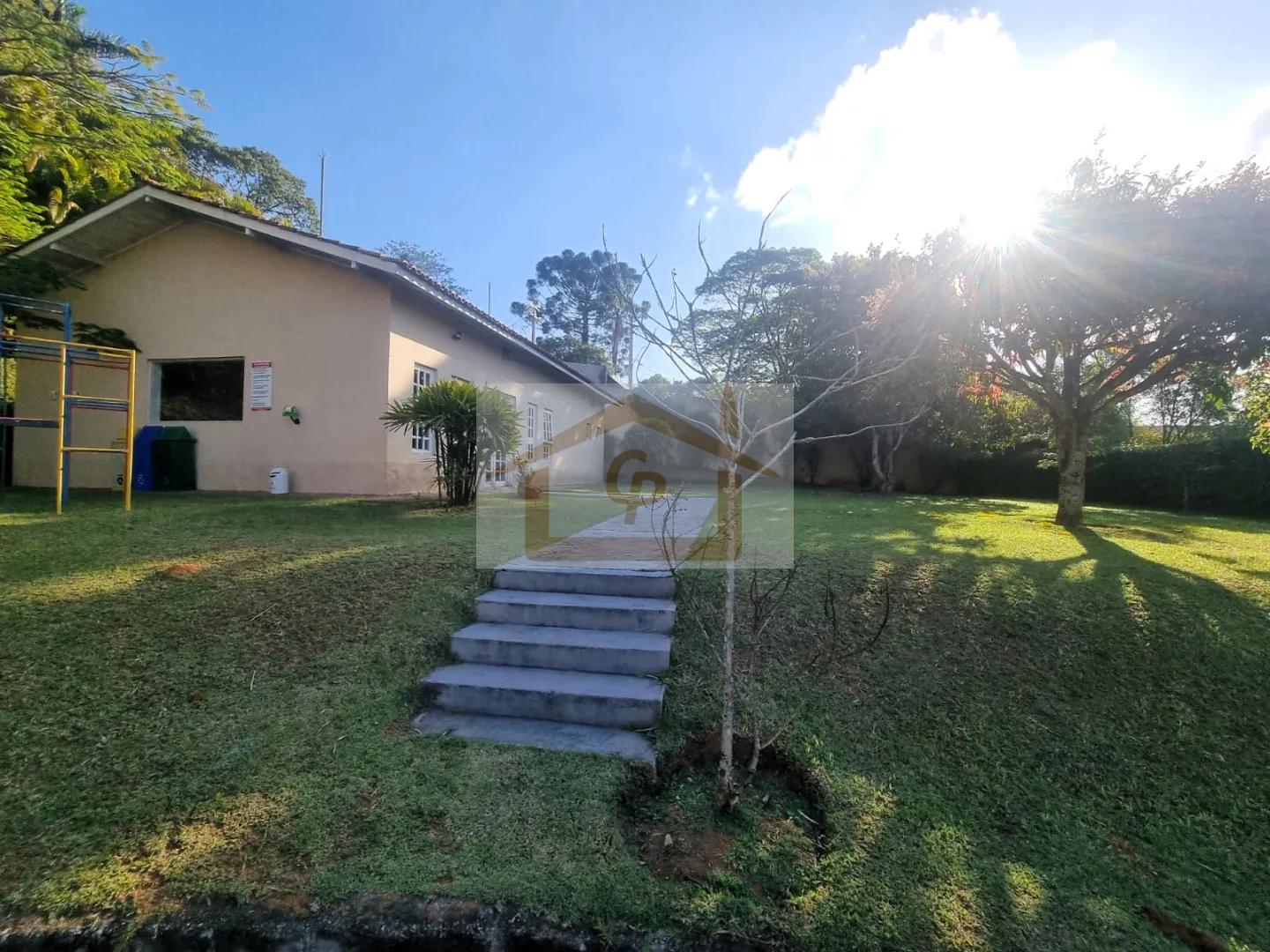 Residencial silencioso, natureza e pr&oacute;ximo ao Templo Budista Zulai! S&atilde;o&nbsp;4 quartos, 4 vagas Estrada do Caiapiá Cotia - 